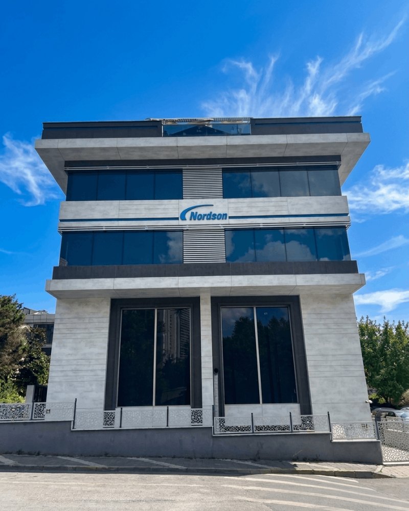 AAT Makina genel merkez binası — cephede Nordson logosu